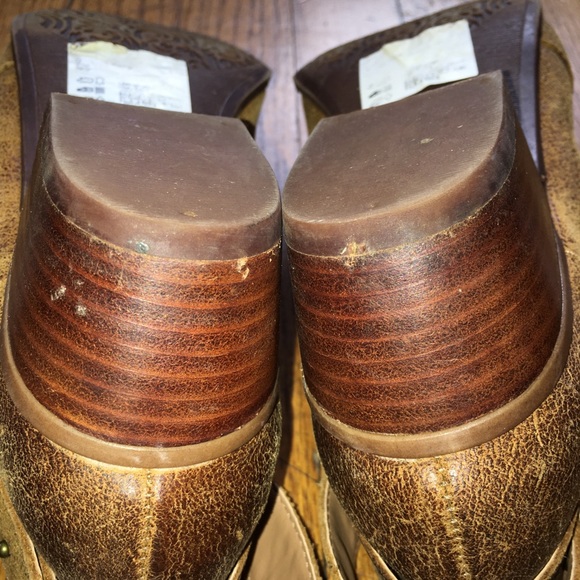 Clark’s Tan ankle booties SIZE 7 - Picture 8 of 9